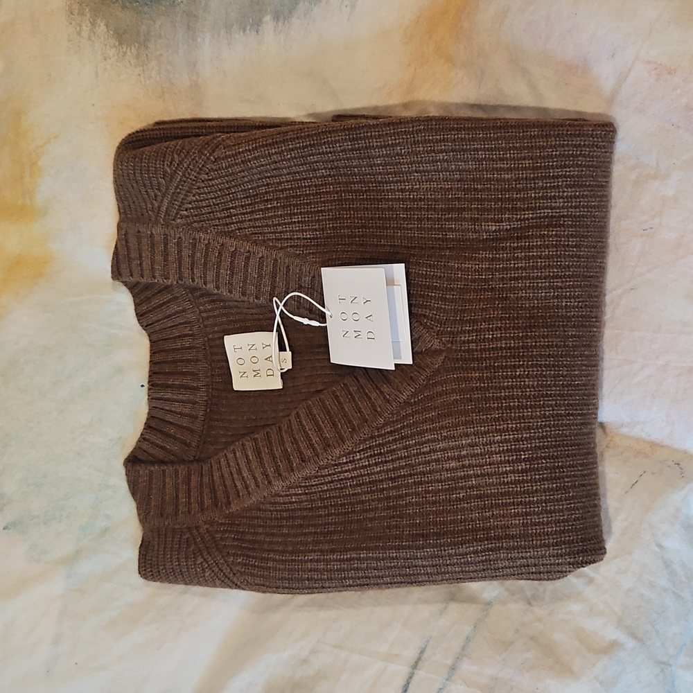 Not Monday Sawyer Fisherman V-neck Sweater In Cocoa, Size S